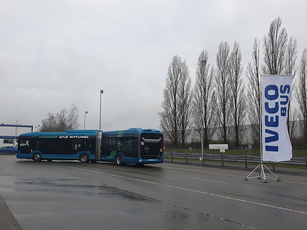 Bus Iveco Urbanway hybrid et au gaz naturel
