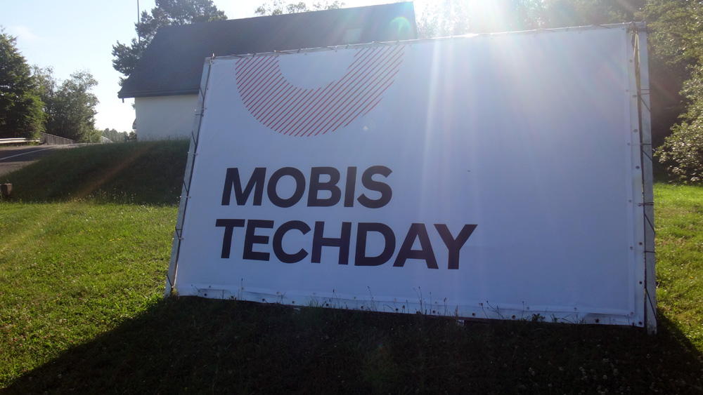 Bâche d'entrée Bienvenue pour le Techday Mobis